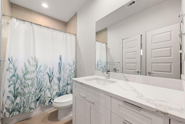 5722 Rucio Lane A, Houston, TX 77092