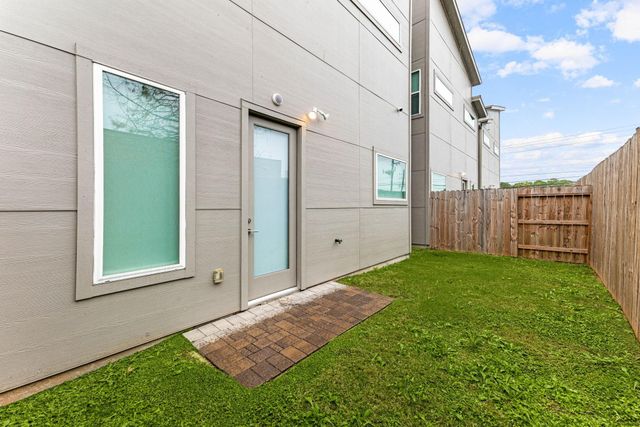 5722 Rucio Lane A, Houston, TX 77092
