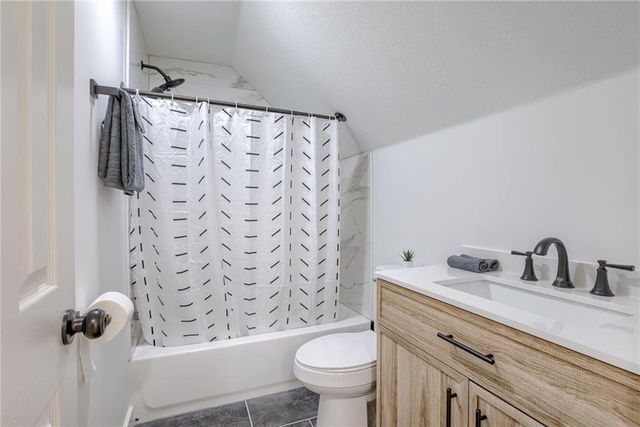 111 S 16th Street, Kansas City, KS 66102