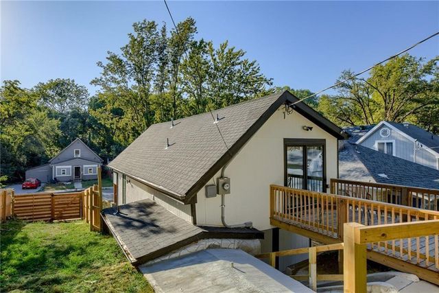 111 S 16th Street, Kansas City, KS 66102