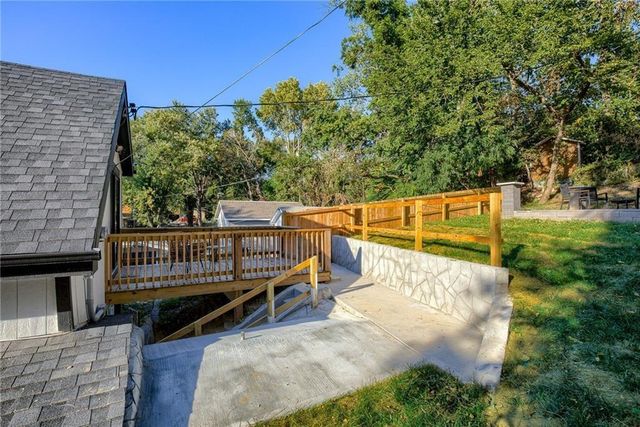 111 S 16th Street, Kansas City, KS 66102