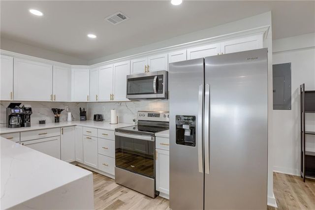 111 S 16th Street, Kansas City, KS 66102