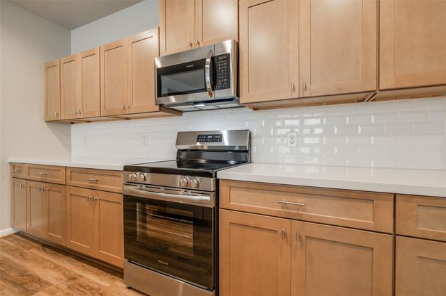107 Park Place Circle B, Waller, TX 77484
