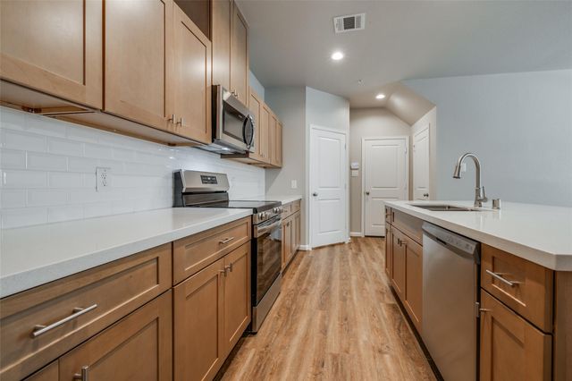 107 Park Place Circle B, Waller, TX 77484