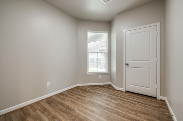 107 Park Place Circle B, Waller, TX 77484
