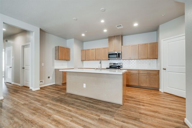107 Park Place Circle B, Waller, TX 77484