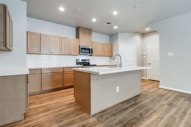 107 Park Place Circle B, Waller, TX 77484