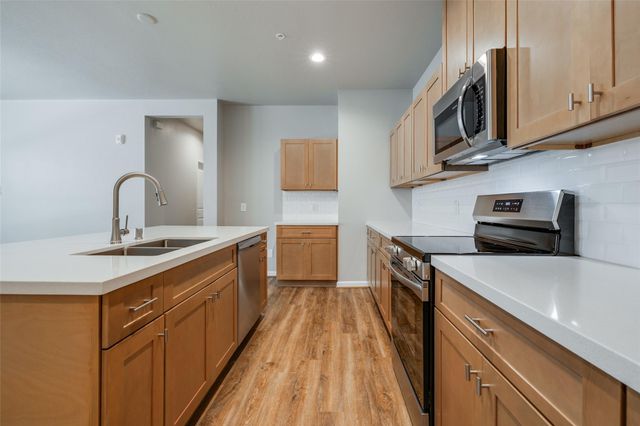 107 Park Place Circle B, Waller, TX 77484