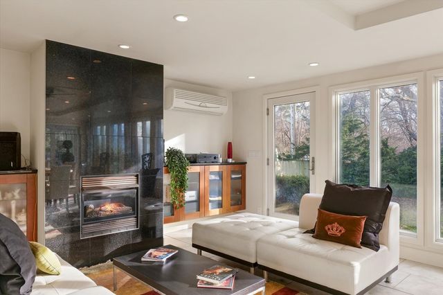 22 Greencroft Drive, Champaign, IL 61821