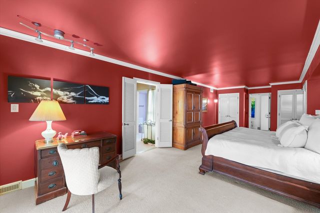 22 Greencroft Drive, Champaign, IL 61821