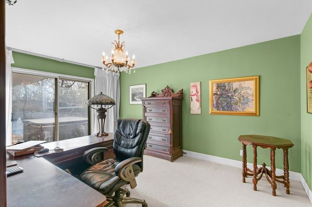 22 Greencroft Drive, Champaign, IL 61821