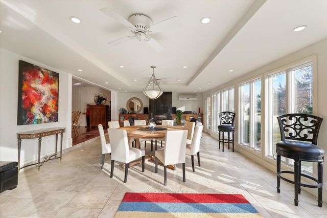 22 Greencroft Drive, Champaign, IL 61821