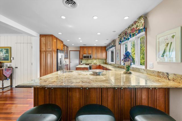 22 Greencroft Drive, Champaign, IL 61821