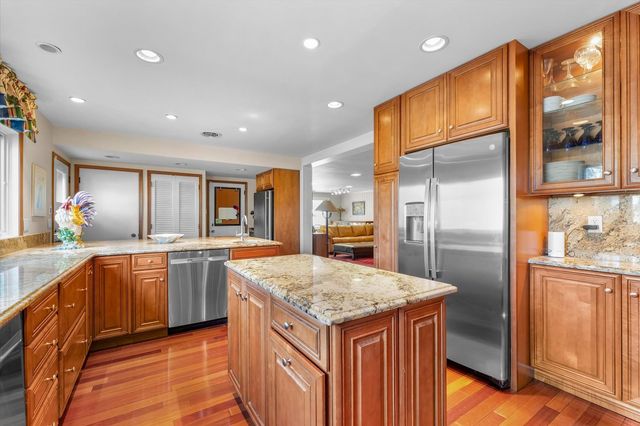 22 Greencroft Drive, Champaign, IL 61821