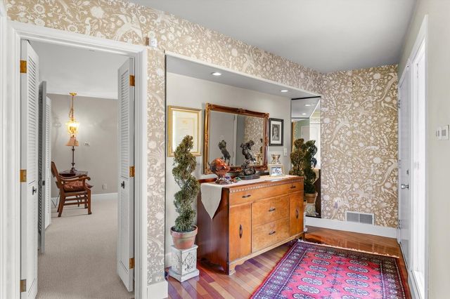 22 Greencroft Drive, Champaign, IL 61821