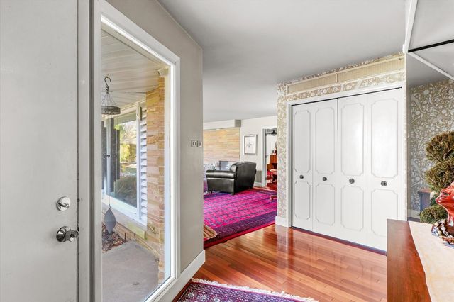 22 Greencroft Drive, Champaign, IL 61821