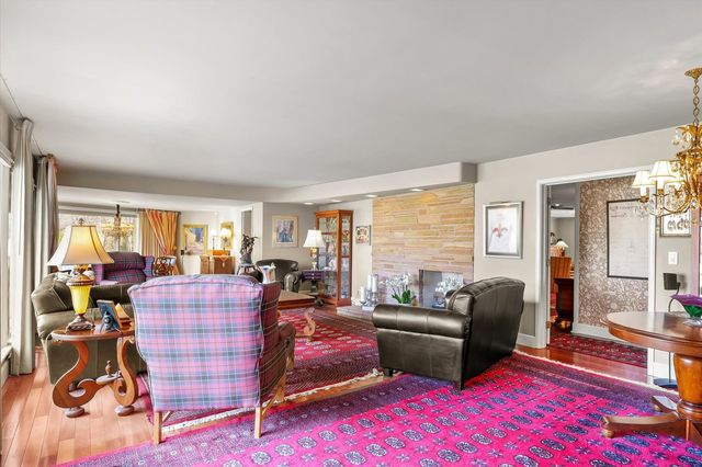 22 Greencroft Drive, Champaign, IL 61821