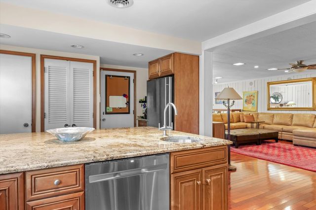 22 Greencroft Drive, Champaign, IL 61821