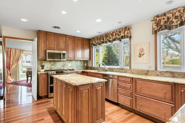 22 Greencroft Drive, Champaign, IL 61821