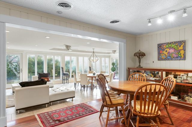 22 Greencroft Drive, Champaign, IL 61821