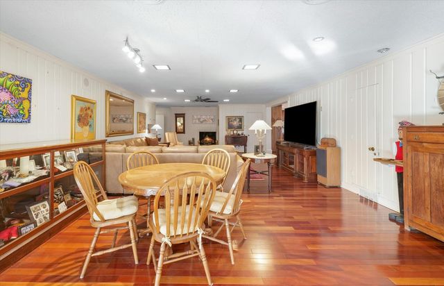 22 Greencroft Drive, Champaign, IL 61821