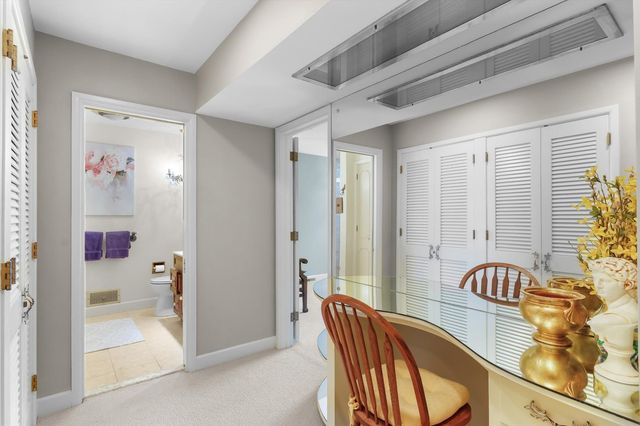 22 Greencroft Drive, Champaign, IL 61821