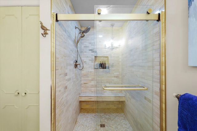 22 Greencroft Drive, Champaign, IL 61821