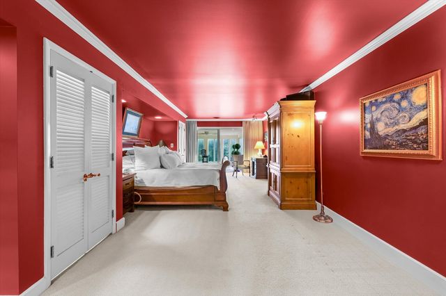 22 Greencroft Drive, Champaign, IL 61821