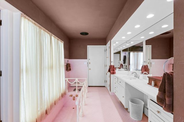 22 Greencroft Drive, Champaign, IL 61821