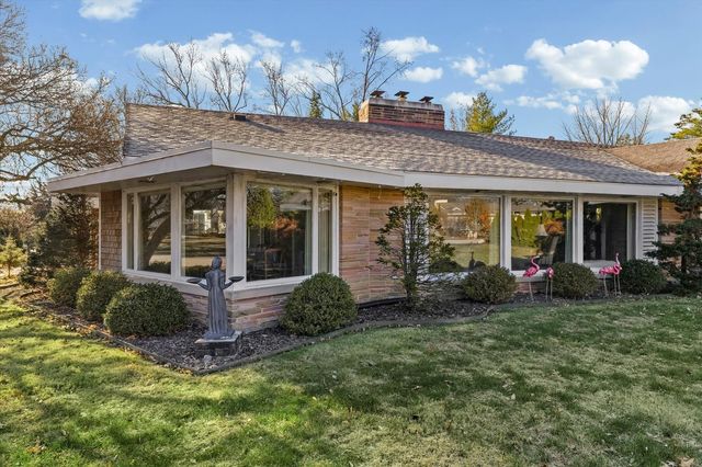 22 Greencroft Drive, Champaign, IL 61821