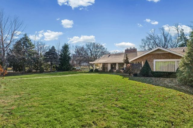 22 Greencroft Drive, Champaign, IL 61821