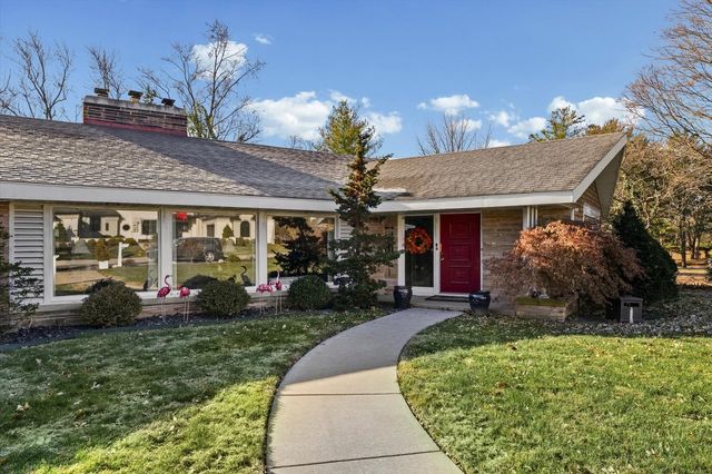 22 Greencroft Drive, Champaign, IL 61821