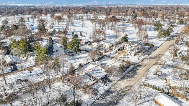 22 Greencroft Drive, Champaign, IL 61821