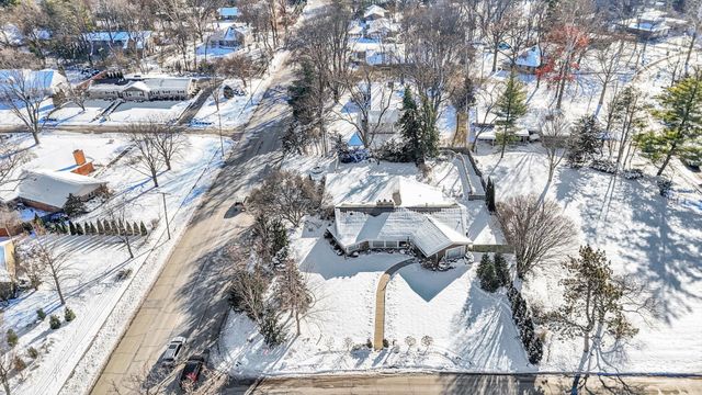 22 Greencroft Drive, Champaign, IL 61821