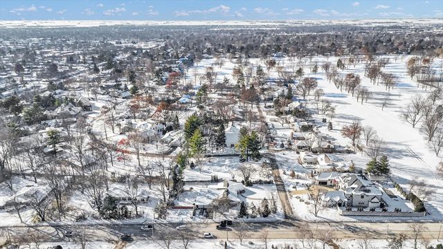 22 Greencroft Drive, Champaign, IL 61821