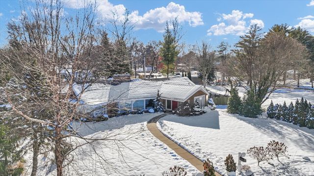 22 Greencroft Drive, Champaign, IL 61821