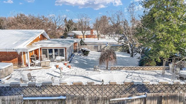 22 Greencroft Drive, Champaign, IL 61821