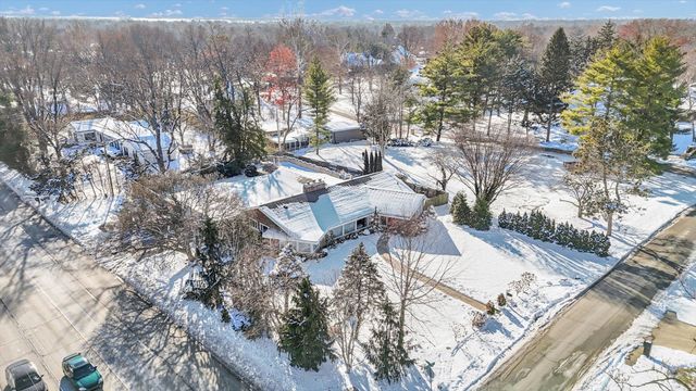 22 Greencroft Drive, Champaign, IL 61821