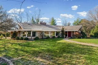 22 Greencroft Drive, Champaign, IL 61821