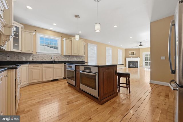 2123 BEACH, Pasadena, MD 21122