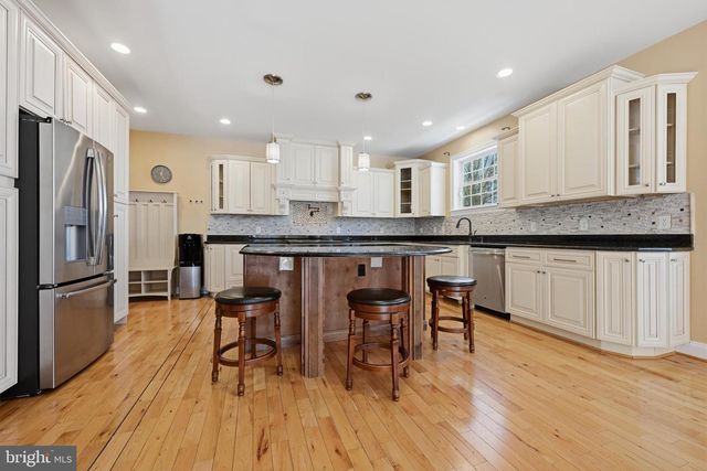 2123 BEACH, Pasadena, MD 21122