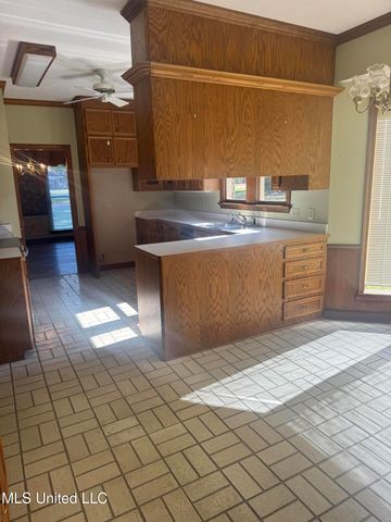 21 Twelve Oaks Drive, Madison, MS 39110