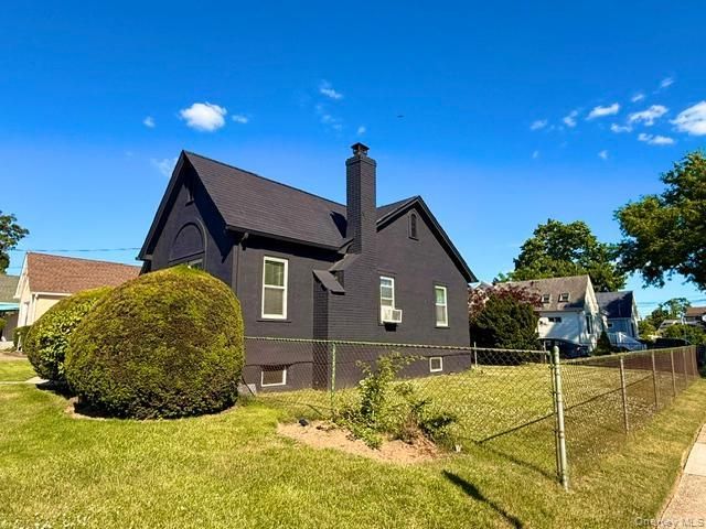 43 Elinor Place, Freeport, NY 11520