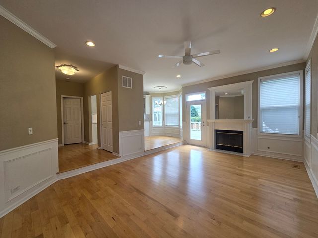 217 Lexington Court, Grayslake, IL 60030