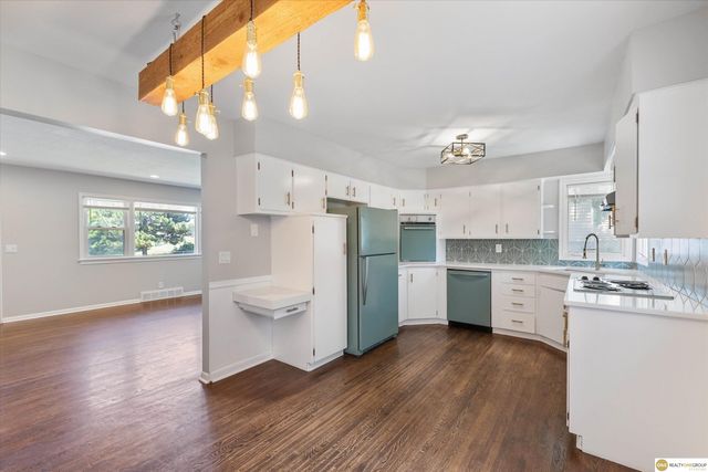 12123 Weir Street, Omaha, NE 68137