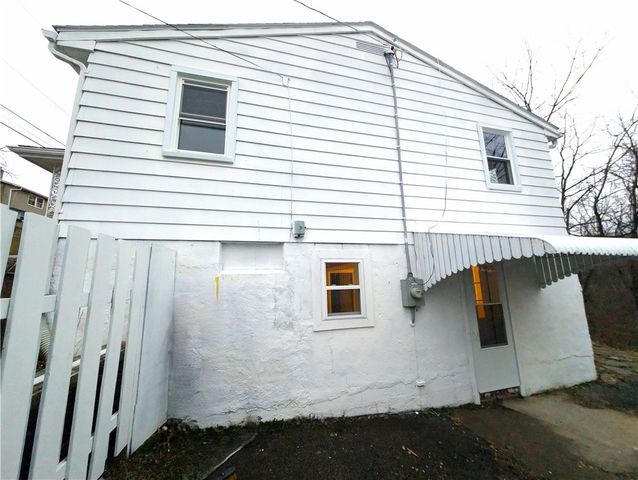 303 Lentz Street, Jeannette, PA 15644