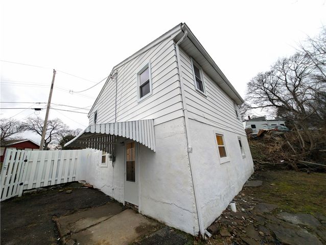 303 Lentz Street, Jeannette, PA 15644
