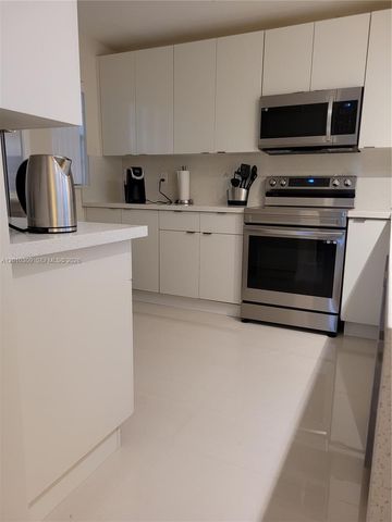 8101 SW 24th Ct 108, Davie, FL 33324