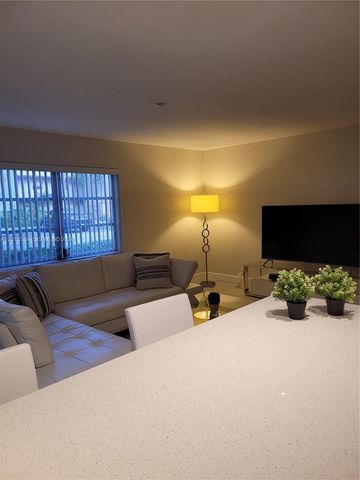 8101 SW 24th Ct 108, Davie, FL 33324