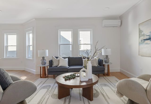 85 Kenmere 1, Medford, MA 02155